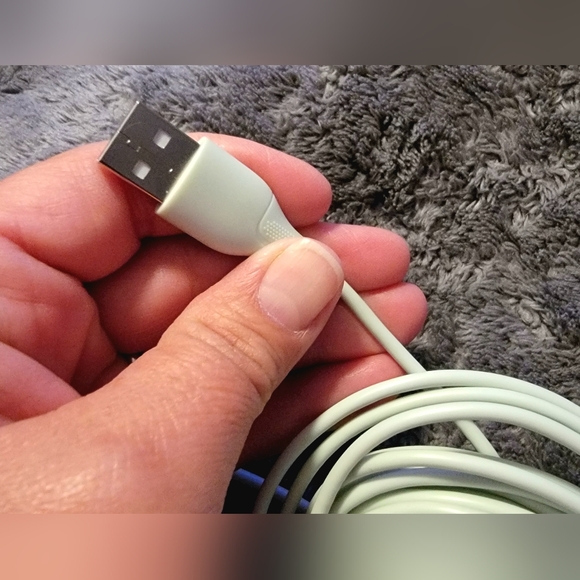 IPhone13 pro charging cord - Picture 11 of 12